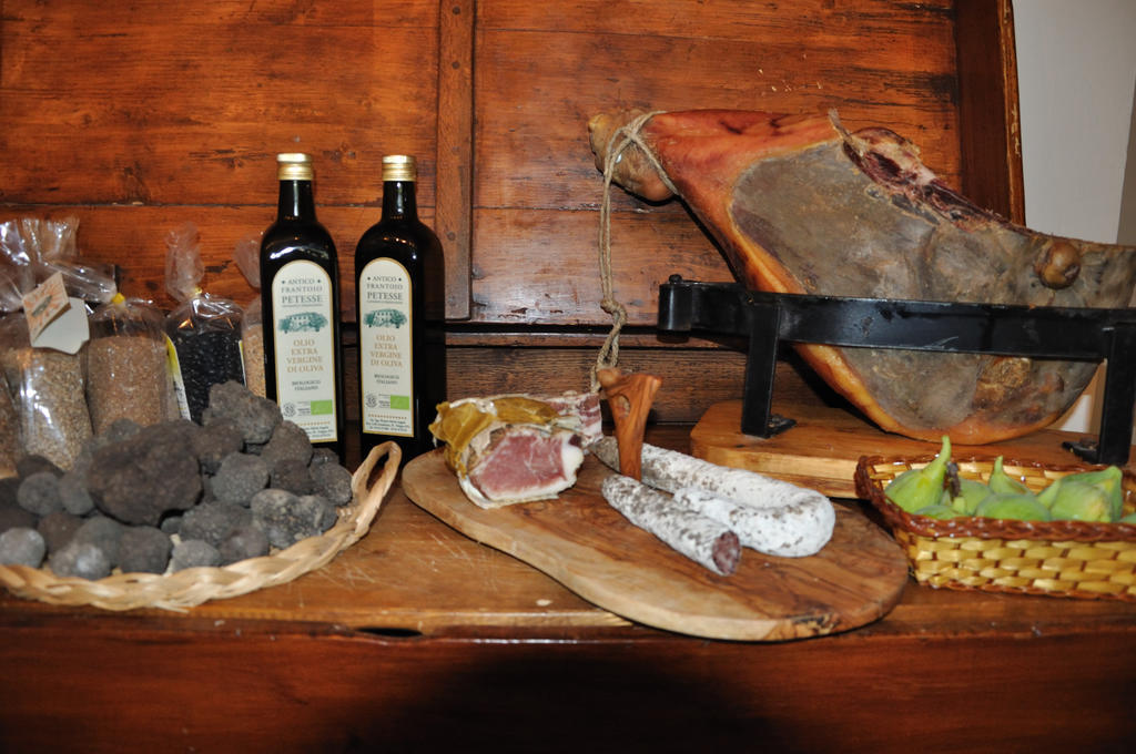 Agriturismo "Antico Frantoio" Foligno Eksteriør billede